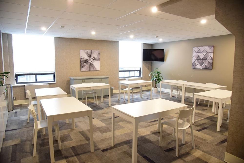 Days Inn By Wyndham Ottawa West Ngoại thất bức ảnh